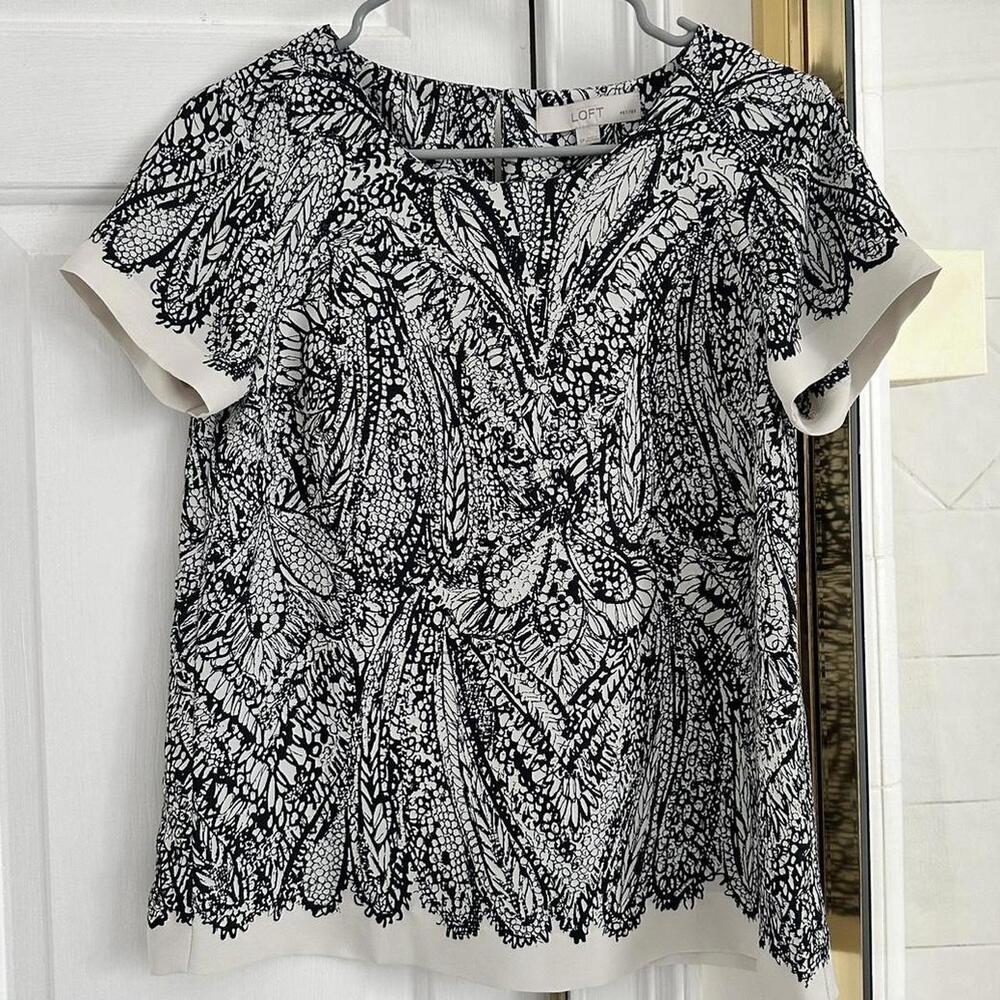 LOFT Women's White and Multi Tshirt